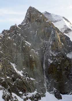 aksuhomefield_50 None