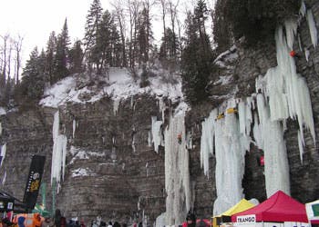 Pont-Rouge-festiglace_1843 None