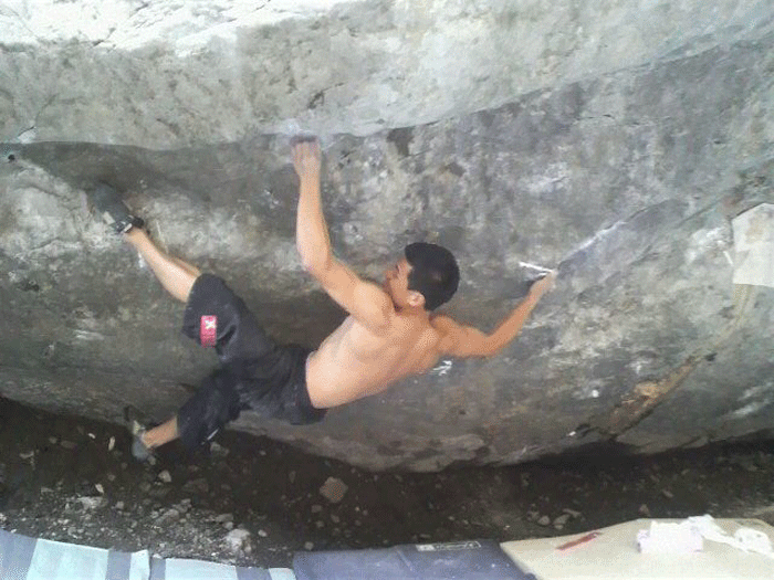 Yuji Hirayama on his new problem Ginga Yuji Hirayama on his new problem Ginga at Kanoto, Japan. Courtesy of Ameblo.jp/stonerider/.