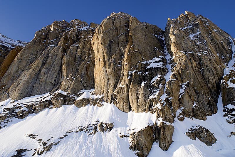 Ham and Eggs climbs the shady couloir i Ham and Eggs climbs the shady couloir in the right side of the photo. Photo by Matt Hage
