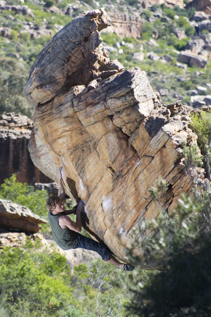 Noah Kaufman's The Hatchling (V11). Photo by Zlu Haller / www.chalkjunkie.at