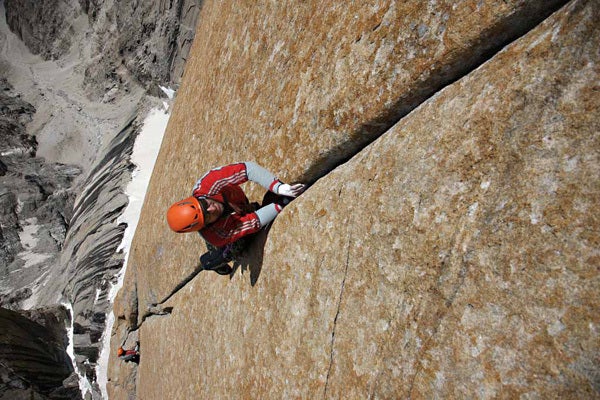 Splitter! A 5.10 hand crack on the fift Splitter! A 5.10 hand crack on the fifth pitch of Eternal Flame. Photo by Fritz Hinderbrandner / Huberbuam.de.