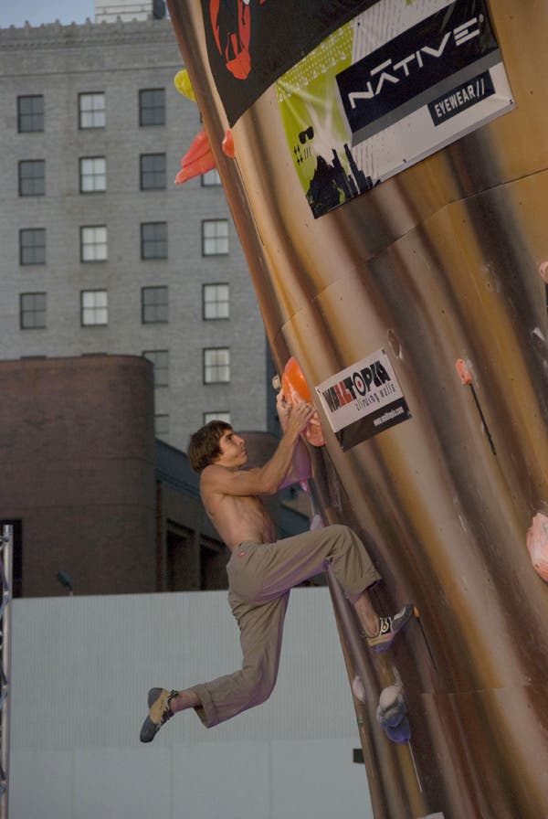 Daniel Woods on his way to a win at the 2009 SLC comp. Photo by Justin Roth