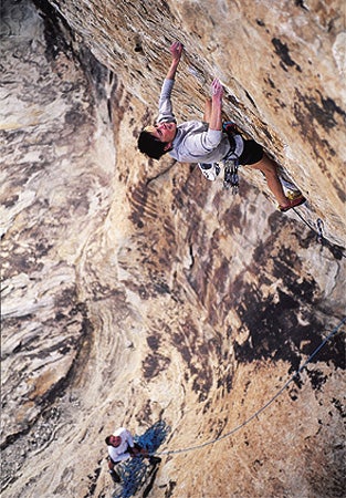 223- Mike Landkroon_2215.jpg Liv Sansoz follows the battle plan on Keep Your Powder Dry (5.12b), Red Rocks, Nevada © Photo by Mike Landkroon