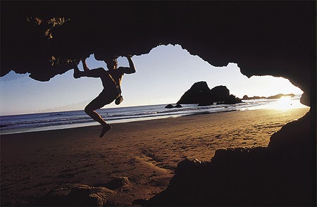 224- Bennett Barthelemy_2217.jpg Eric Chemello works an unnamed, ungraded traverse at the Houda Point Sea Caves, Humboldt, CA © Photo by Bennett Barthelemy
