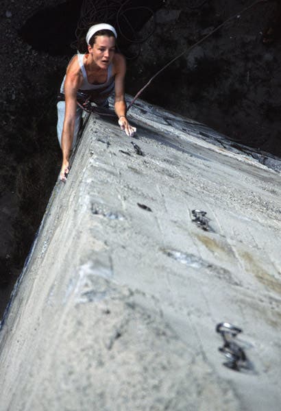 Berlin-bkr040_1111.jpg Sarah Burmester on TECHNIKS, 5.11a © Traveler Taj Terpening - www.travelerphotography.com