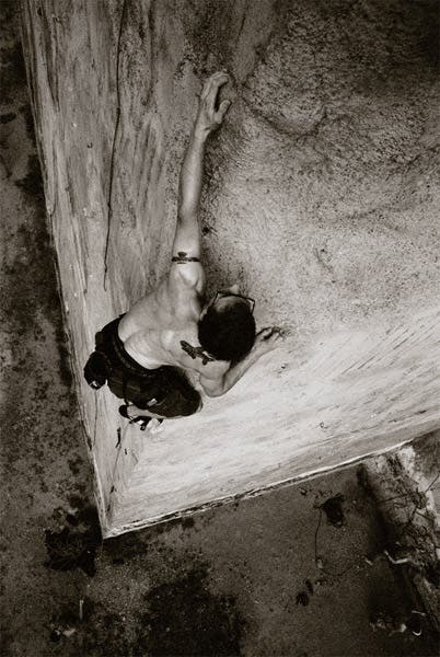 Georg Lenz on TECHNIKS, 5.11a © Traveler Taj Terpening - www.travelerphotography.com