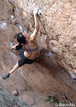 BoulderGirls-AeonAki-2007_2370.gif PHOTOPOST — Boulder (Colorado) Girls — Aly going big on Consideration (V3), Cloudshadow Boulder, Flagstaff Mountain; Natalie sticking the crux move…