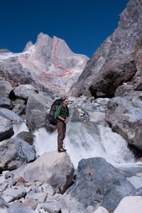Dave Anderson below the Piritas towers, Dave Anderson below the Piritas towers, with the line of Voces en la Noche marked on the right tower. Photo by Josh Beckner.