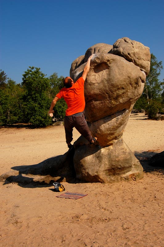climber: guillem juste rock: fontainebleau, france