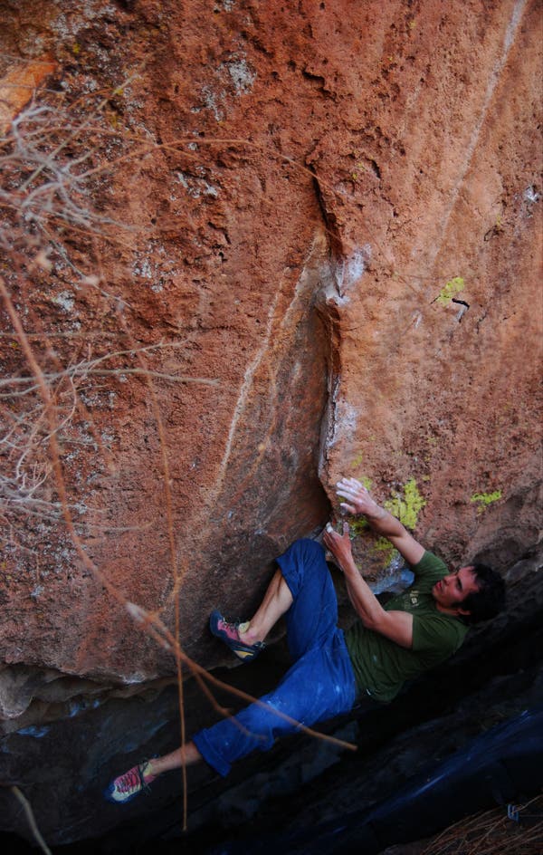 Hueco-EMoosburger-Pic_10_10922.jpg Patrick Cassiday atemting the \