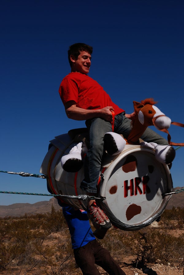 Hueco-EMoosburger-Pic_18_10930.jpg Lukas testing the Bull for the big Roc-Rodeo party! © Photo by Emanuel Moosburger