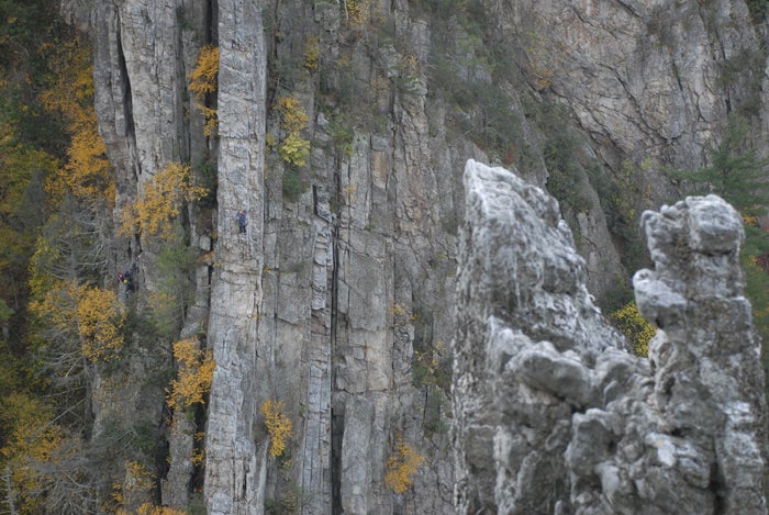 Jesse_Von_Fange08-004_5070.jpg Climber, Seneca Rocks, WV. Photo by Jesse Von Fange — vonfang.blogspot.com