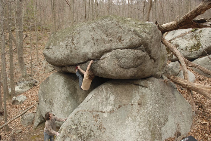 Jesse_Von_Fange08-013_5079.jpg Chad Heddleston, Old Rag Mountain, VA, Crocodile Smile, V4, FA. Photo by Jesse Von Fange — vonfang.blogspot.com