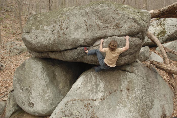 Chad Heddleston, Old Rag Mountain, VA, Crocodile Smile, V4, FA. Photo by Jesse Von Fange  vonfang.blogspot.com