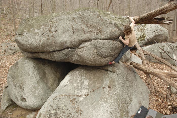Jesse_Von_Fange08-017_5083.jpg Chad Heddleston, Old Rag Mountain, VA, Crocodile Smile, V4, FA. Photo by Jesse Von Fange vonfang.blogspot.com