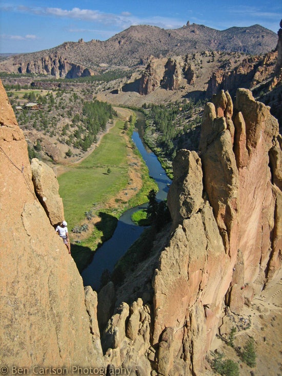 NickSkyRidge-c_1098.jpg Nick Stoumpas feeling the exposure on Sky Ridge 5.8, Smith Rock State Park, OR. © Photo by Ben Carlson