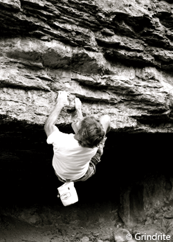 NorthernNMBoulders-Strang07_2493.gif Ed Strang and Jason Hebert battle some steep sandstone classics in Northern New Mexico at the new secret areas: The Squat and Mega Blocs.