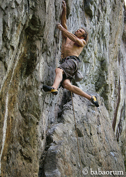 Photopost-82207-cover_2503.gif PHOTOPOST — Alex Brunel on Leonardo, 5.13b, Baldy, Quebec; Ben Carlson bouldering in Southern New Hampshire; Dan Mills on White Lines, V8, Donner…