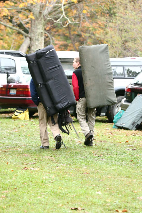TC06-Houndears_0593_4504.jpg © Photos by Brian Burnham - www.cirquevideo.com