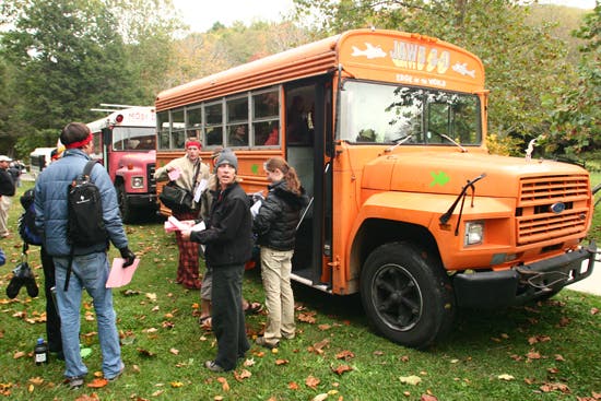 TC06-Houndears_0623_4513.jpg © Photos by Brian Burnham - www.cirquevideo.com