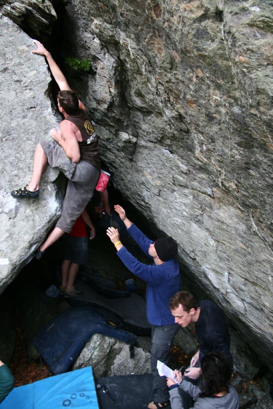 TC06-Houndears_0754_4561.jpg © Photos by Brian Burnham - www.cirquevideo.com