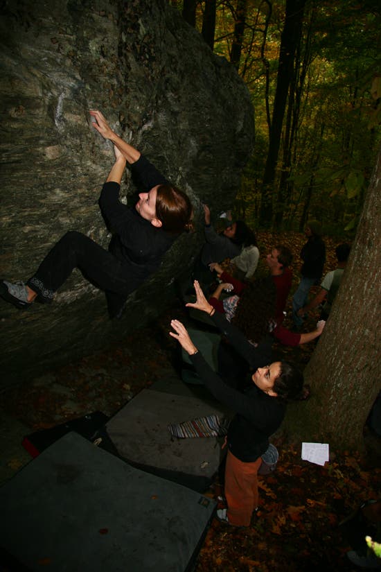 TC06-Houndears_0902_4590.jpg © Photos by Brian Burnham - www.cirquevideo.com