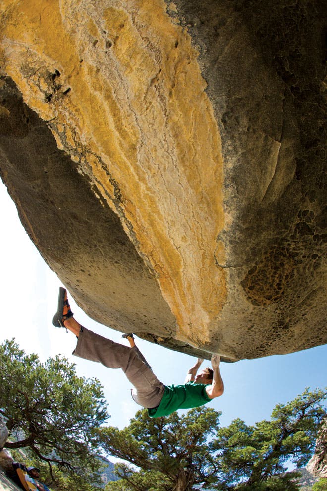 Griffin-Whiteside-Resident-Evil-660 Griffin-Whiteside-bouldering Resident-Evil-660