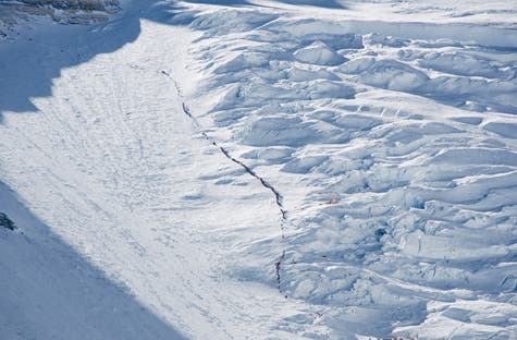 Line-of-Climbers-Lhotse-Face-475 Line-of-Climbers-Lhotse-Face-475