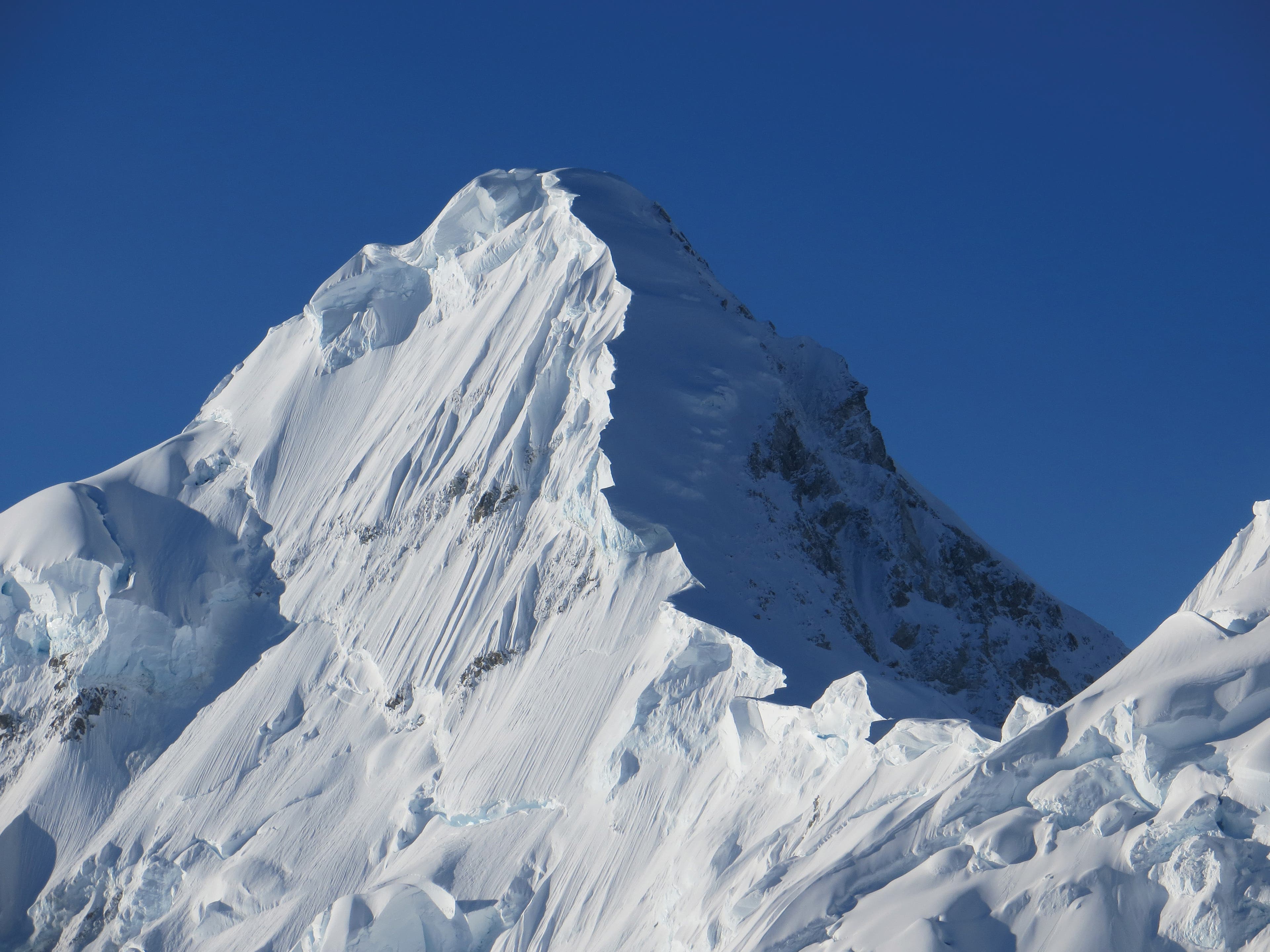 MountLoganSummit.jpg Mount Logan Summit