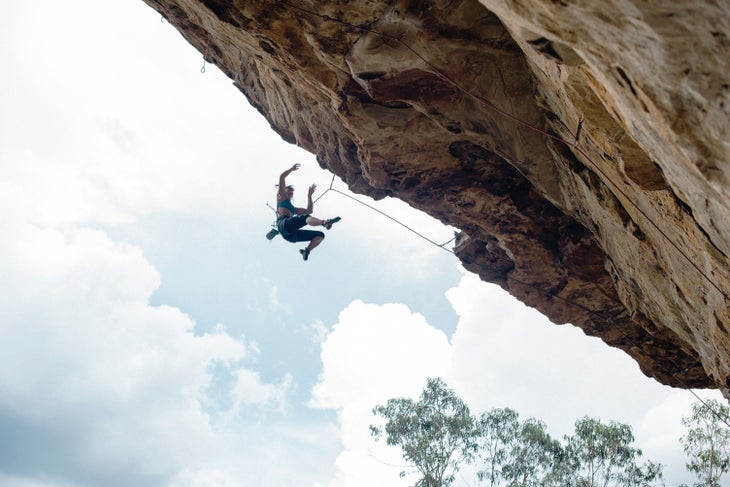 ausrockhugger.jpg blue mountains australian rock climbing whipper fall