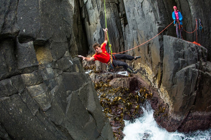 Rueck_pendulum_tasmania_climbing None