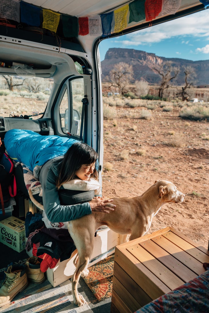 ellison-20170324-02198 Shelma Jun Lizzie Indian Creek Van Life Utah Desert