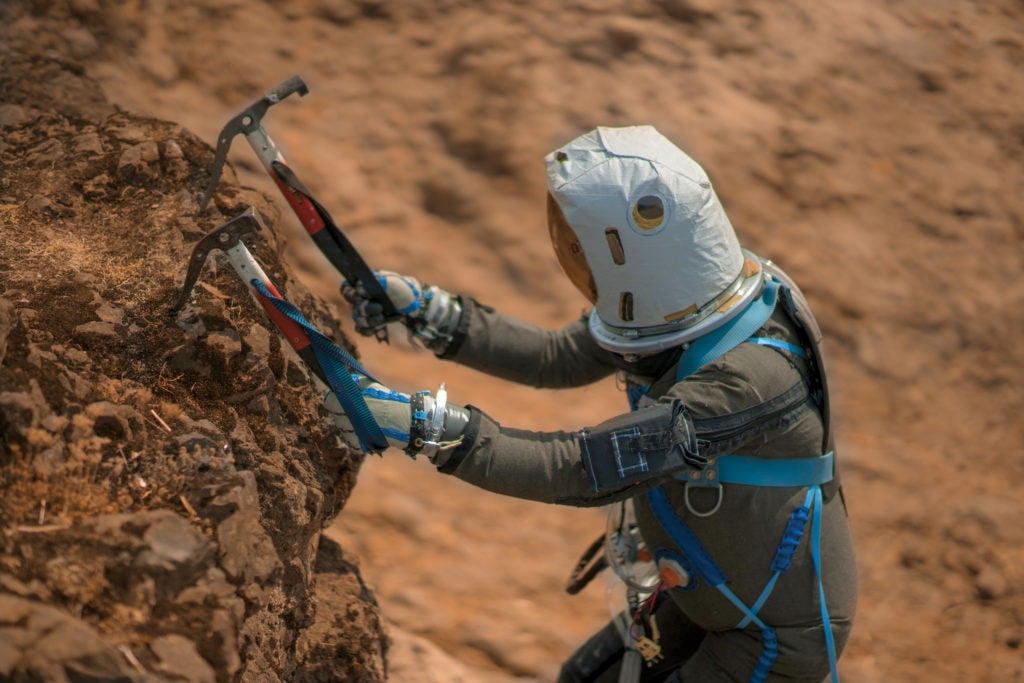 Rock Climbing on Mars: A Simulation