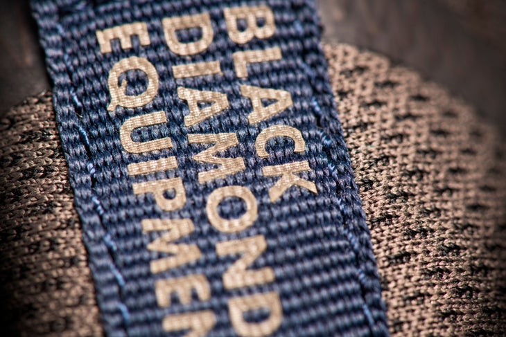 580007_9135_CIRCUITAPPROACH-MENS_Malted-Storm_3qtr_DETAIL None