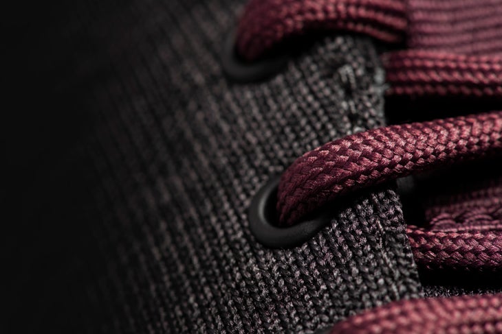 580008_9136_CIRCUITAPPROACH-WOMENS_Anthracite-Bordeaux_DETAIL1 None