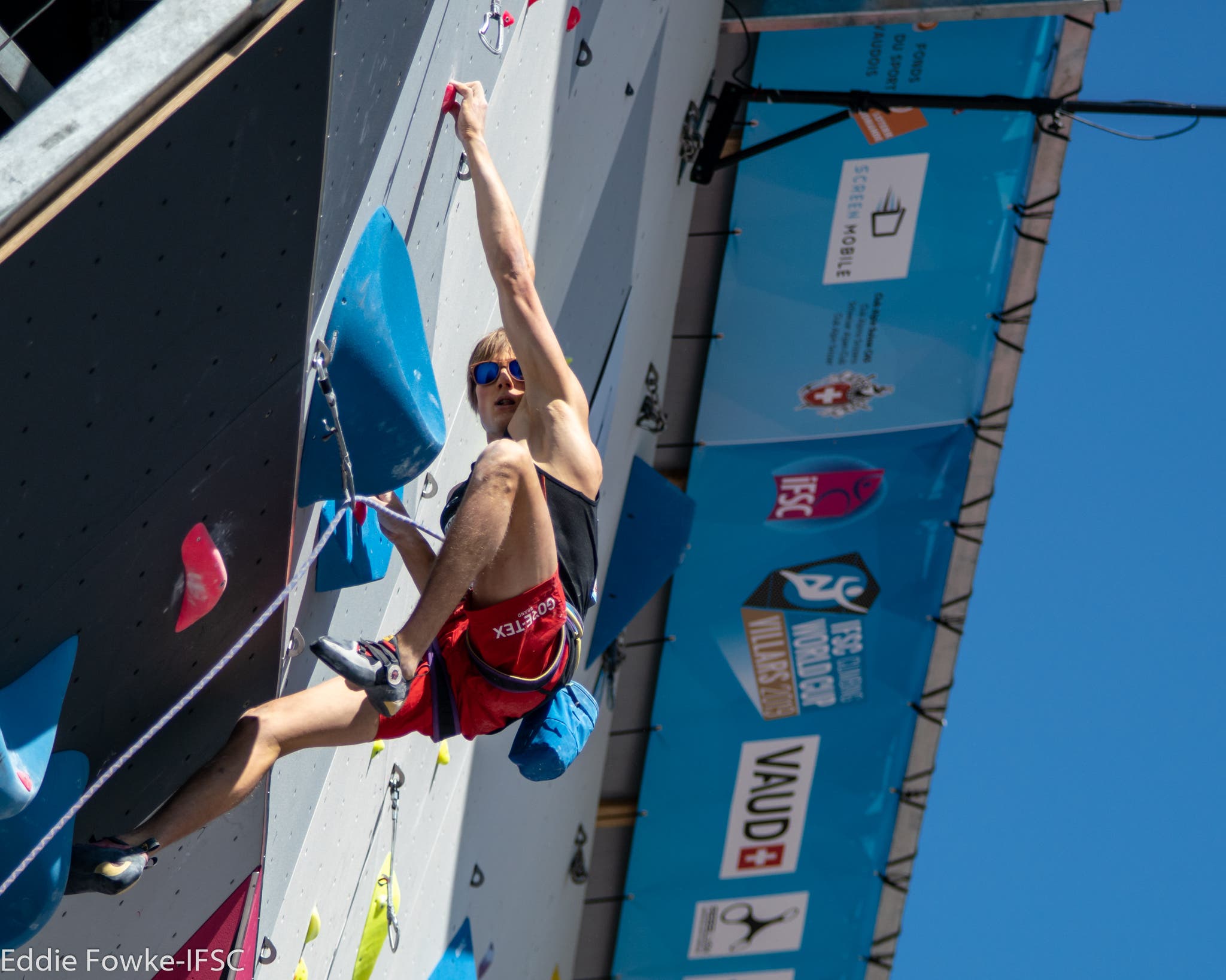 3. Megos in shades None