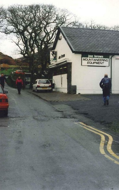 Joe_Brown's_Shop_-_geograph.org.uk_-_1452330 None