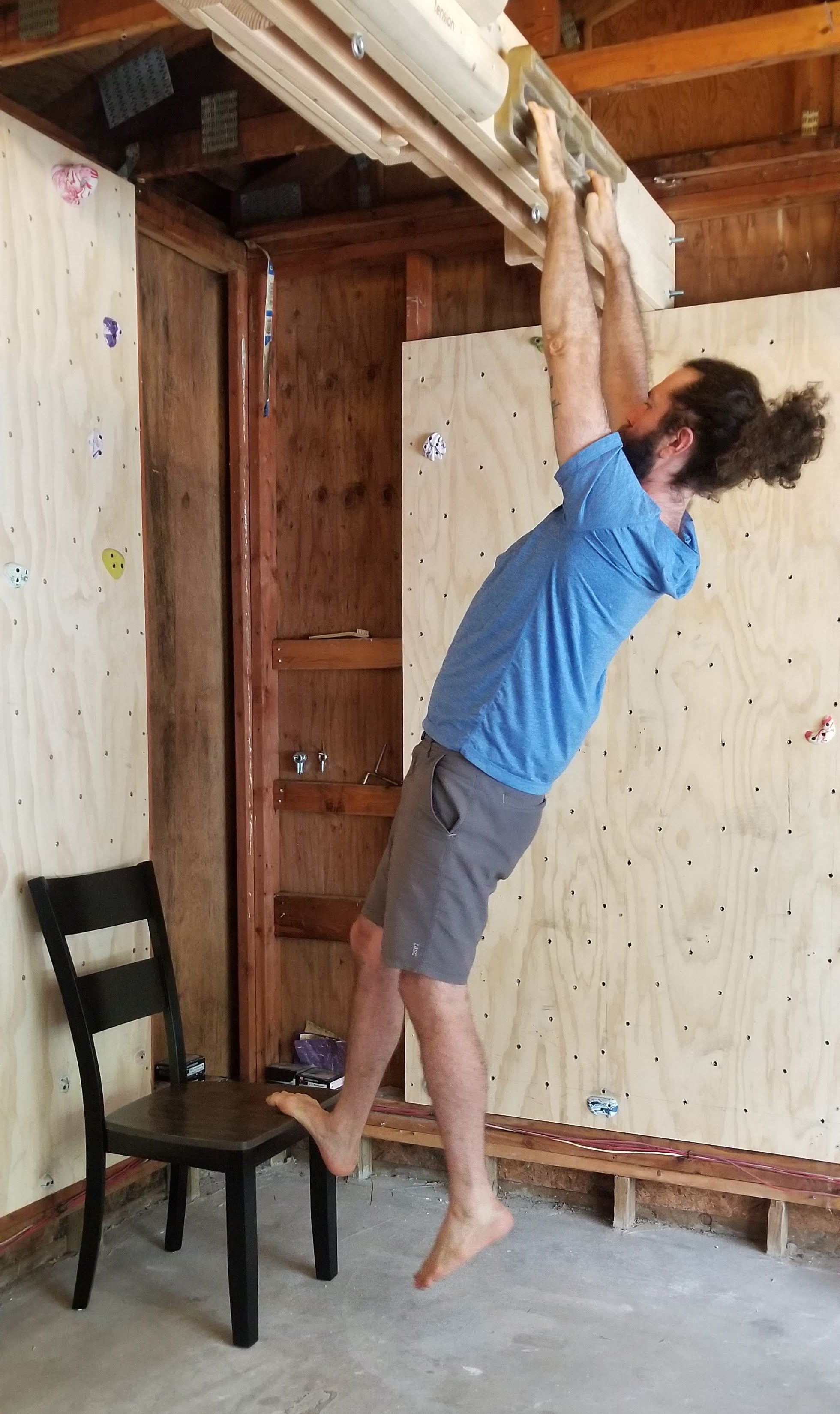 Can I a hook for bands/pulleys straight into the door frame? :  r/hangboardtraining