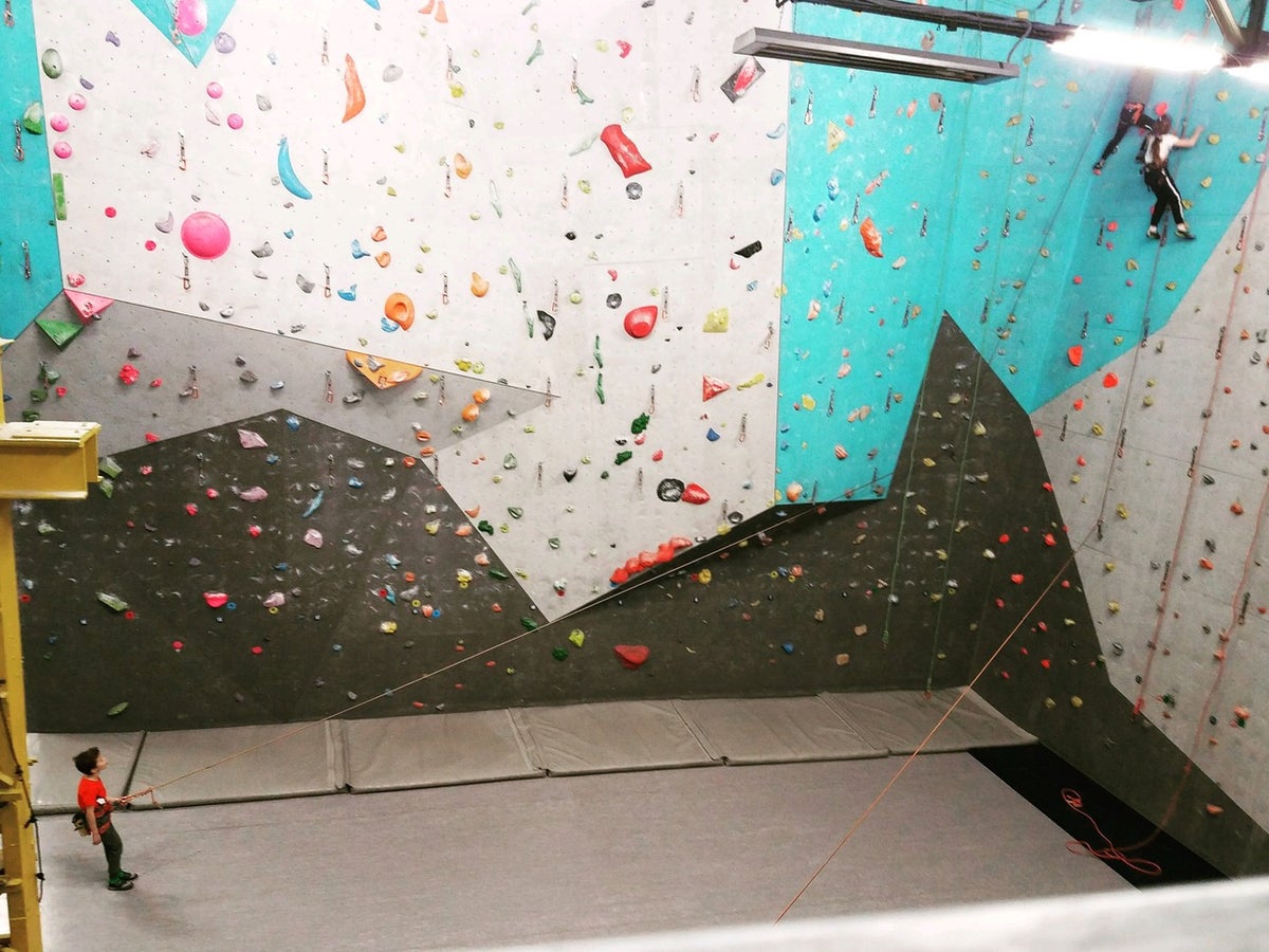 Unbelayvable: The Strolling Belay