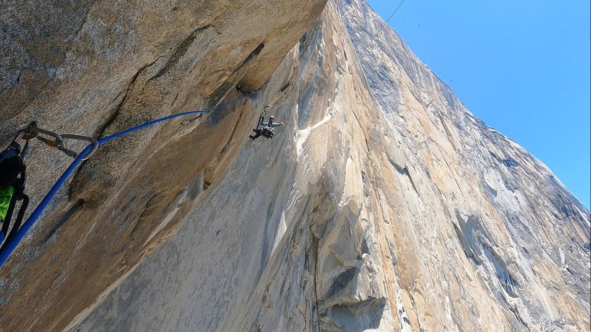 First new route on El Cap in two years, fast ascent Golden Gate - Climbing