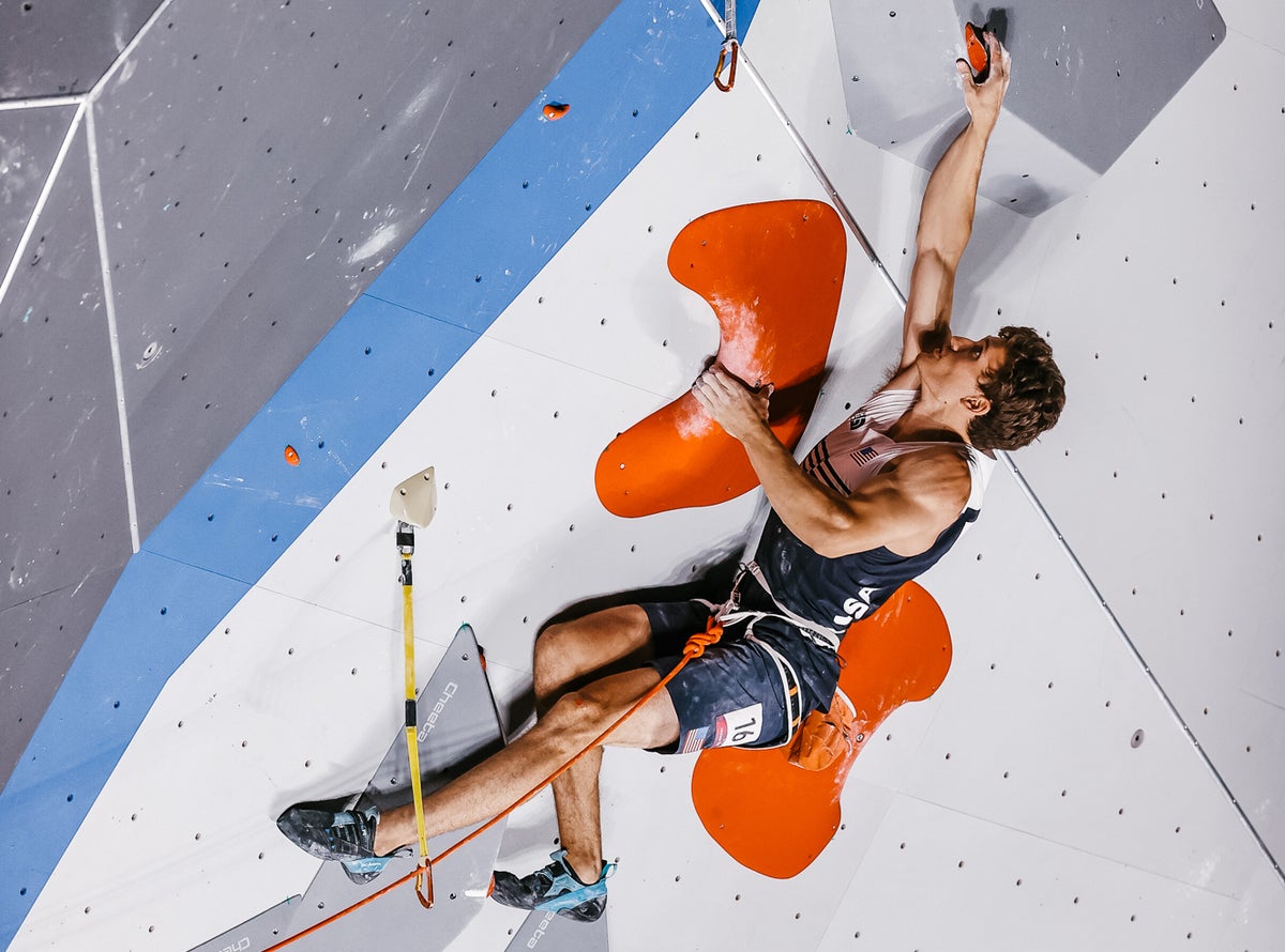 Lead Climbing vs. Top Rope Climbing - inSPIRE Rock Indoor Climbing