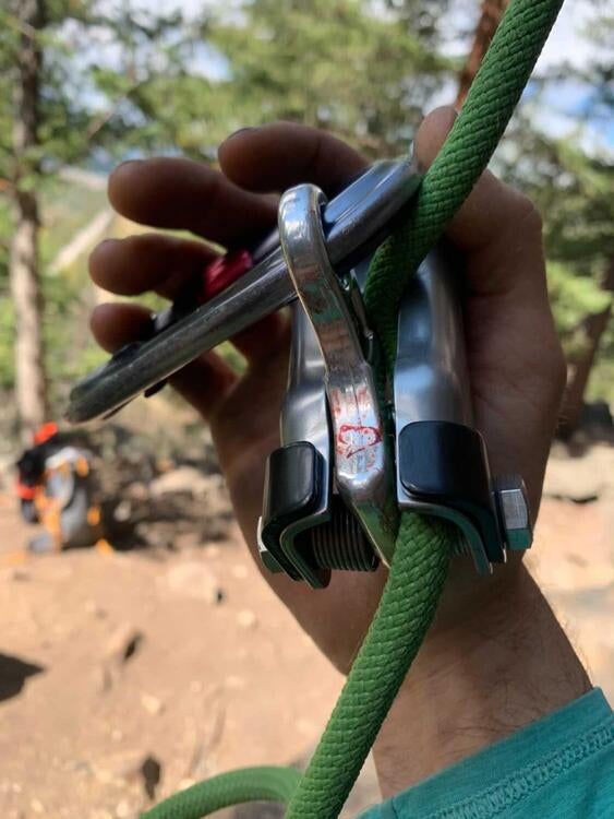 Accident Analysis: Shunt Pops Off Rope While Toprope-Soloing - Climbing