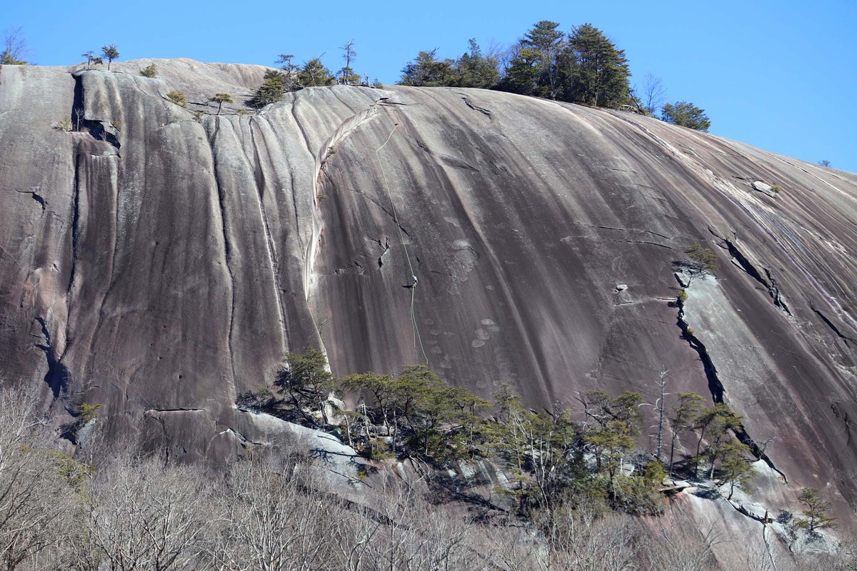 Another Insanely Dangerous Climbing Technique, This Time For Rappelling