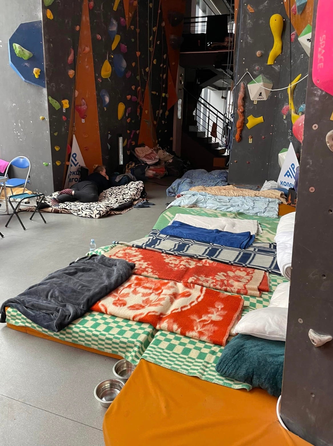 Ukrainian Climbing Gyms Aid Stations for Refugees Climbing
