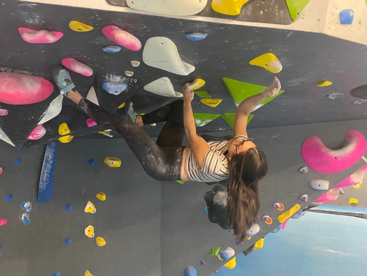 Strength-based overhanging climb