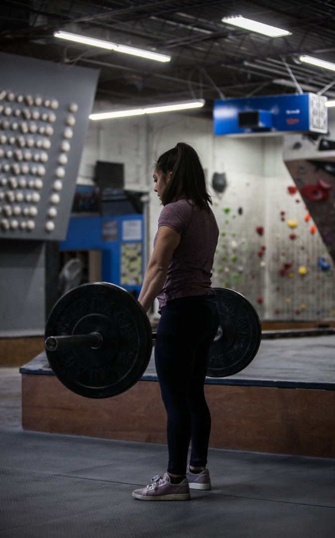Juliet Hammer deadlifting
