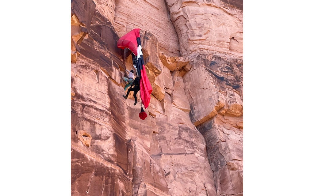 Utah Climber Rescues Base Jumper Who Crashed into Cliff - Climbing