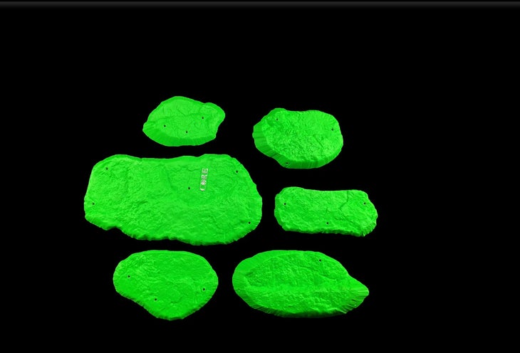 Burden of Dreams holds. These one are green.