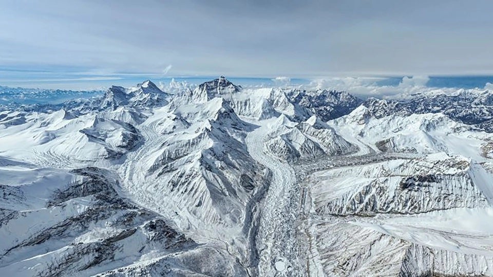 Avalanches Killed an American and a Nepali on Shishapangma